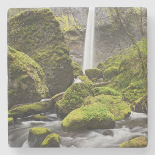 OR, Columbia River Gorge, Elowah Falls und Steinuntersetzer
