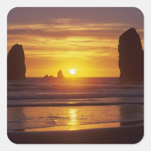 OR, Oregon-Küste, Cannon Beach, Meeresstapel bei 2 Quadratischer Aufkleber
