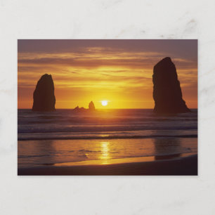 OR, Oregon-Küste, Cannon Beach, Meeresstapel um 2 Postkarte