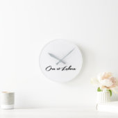 Ora und Labora Runde Wanduhr (Zuhause)