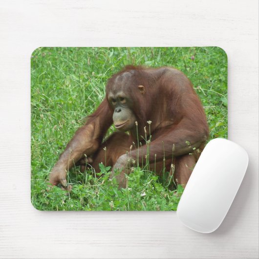Orang-Utan sitzendes Porträt Mousepad (Mit Mouse)