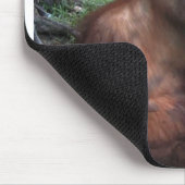 Orang-Utan spritzt im Wasser Mousepad (Ecke)