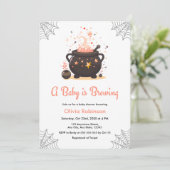 Orange A Baby brütet Halloween Baby Dusche Einladung (Stehend Vorderseite)