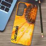 Orange African Daisy Nah-Up Floral Foto Samsung Galaxy Hülle<br><div class="desc">Einfaches Anpassen des schönen Blumendesigns durch Hinzufügen von Texten wie Name, Zitat oder Sprichwort. Dieses Gehäuse ist mit diesem hellen, nassen Spring Flash Orange African Daisy nah-up Foto geschmückt. Füllen Sie die Vorlagenfelder mit Ihren Informationen aus, entfernen Sie alle Felder, oder bearbeiten Sie mit dem Entwurfstool, um einen Schriftart auszuwählen...</div>