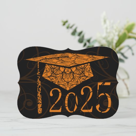 Orange and Black Floral Cap 2025 Graduation Party Einladung (Stehend Vorderseite)