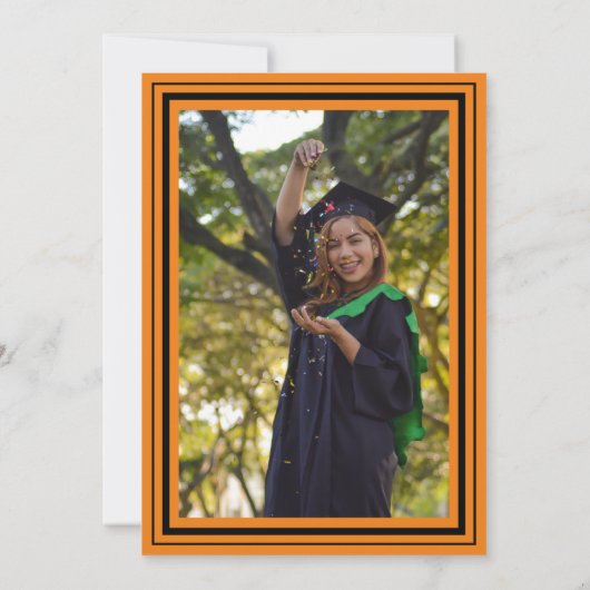 Orange and Black Foto Graduation Party Einladung (Rückseite)
