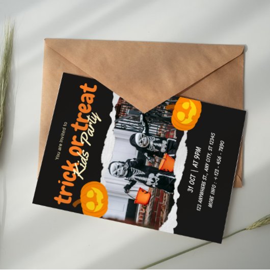 Orange and Black Trick Or Treat Halloween Kids Einladung