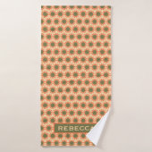 Orange and Green Retro Flower Pattern Personalised Badehandtuch (Badehandtuch)
