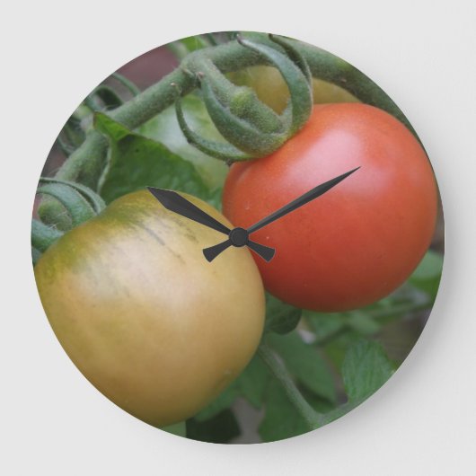 Orange and Red Tomatoes Wall Clock Große Wanduhr (Vorderseite)