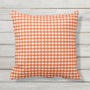 Orange and White Gingham Pattern Kissen Für Draußen
