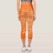 Orange and White Mandala Yoga Capri (Rückseite)
