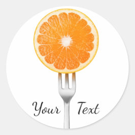 Orange auf einer Gabel Runder Aufkleber