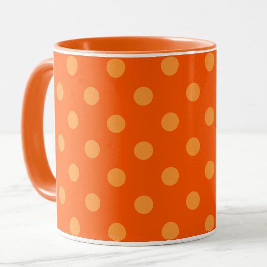 Orange auf tiefer Orange Polka Dots Design Tasse