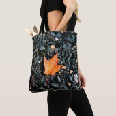 Orange Autumn Leaf Tasche (Von Nahem)