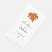 Orange Autumn Maple Leaf Wedding Serviette (Ecke)