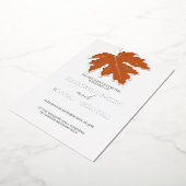 Orange Autumn Maple Leaf Wedding Silver Folieneinladung (Gedreht)