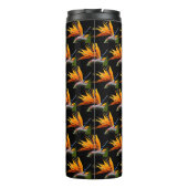 Orange Bird of Paradise Bloom Pattern auf Schwarz Thermosbecher (Rückseite)