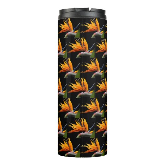 Orange Bird of Paradise Bloom Pattern auf Schwarz Thermosbecher (Rückseite)