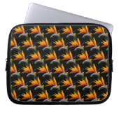Orange Bird of Paradise Pflanze Pattern auf Schwar Laptopschutzhülle (Vorderseite)