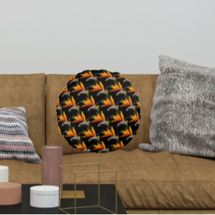 Orange Bird of Paradise Pflanze Pattern auf Schwar Rundes Kissen