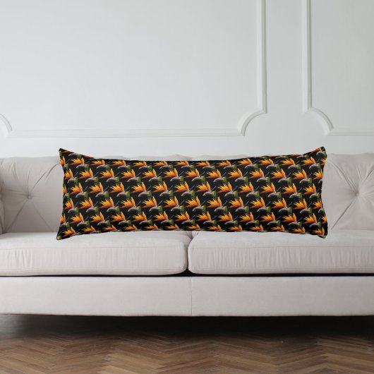 Orange Bird of Paradise Pflanze Pattern auf Schwar Seitenschläferkissen
