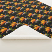 Orange Bird of Paradise Pflanze Pattern auf Schwar Sherpadecke (3/4)