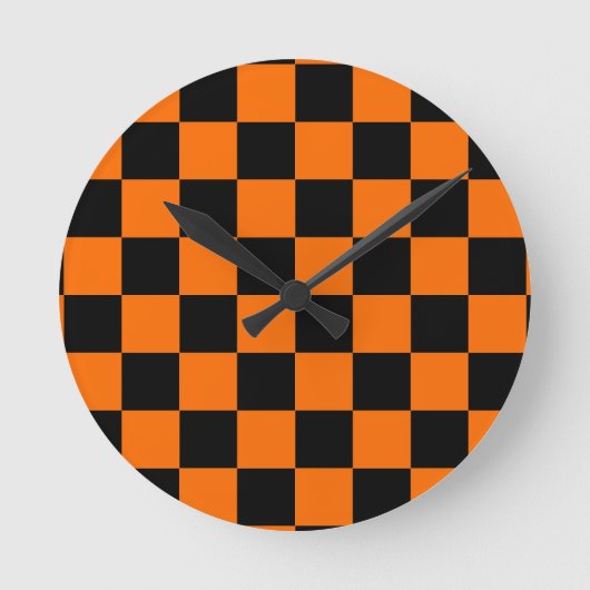 Orange Black Checkered Karo Pattern Runde Wanduhr (Vorderseite)