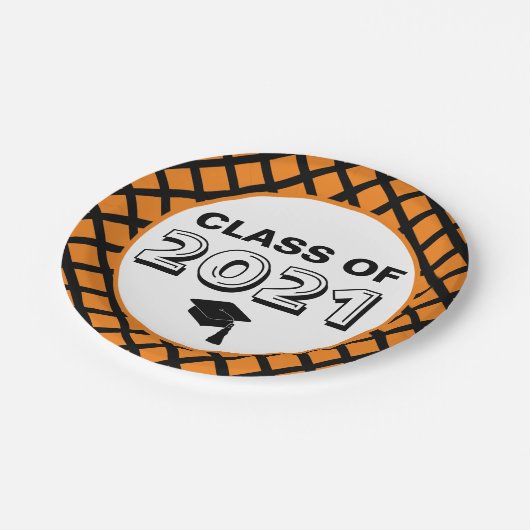 Orange & Black Class 2024 Abschluss Pappteller (Schrägansicht)