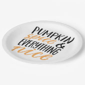 Orange & Black Pumpkin Gewürz-Erntedank Angebot Pappteller (Schrägansicht)