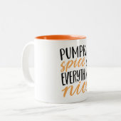 Orange & Black Pumpkin Gewürz-Erntedank Angebot Zweifarbige Tasse (Vorderseite Links)