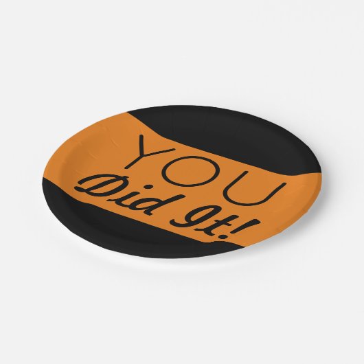 Orange & Black Sie haben es getan Abschluss Pappteller (Schrägansicht)