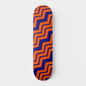 Orange Blau Chevron Zickzack-Design Skateboard (Vorderseite)