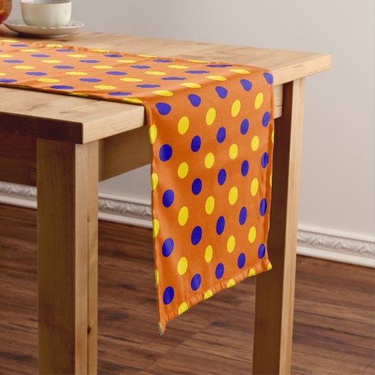 Orange Blau Gelb Punkte Design  Kurzer Tischläufer (Beispiel)