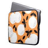 Orange Bliss: Exquisite Fruchtmuster Laptopschutzhülle (Vorderseite Links)