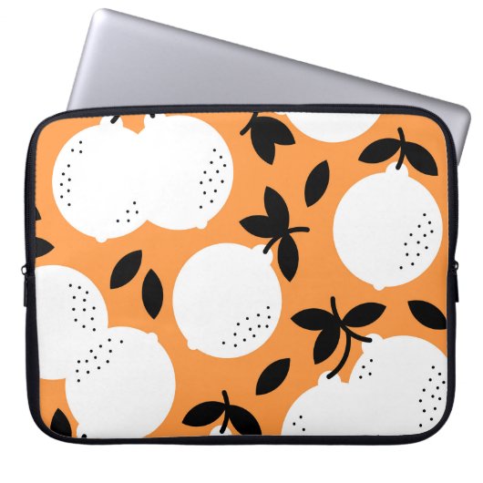 Orange Bliss: Exquisite Fruchtmuster Laptopschutzhülle (Vorderseite)