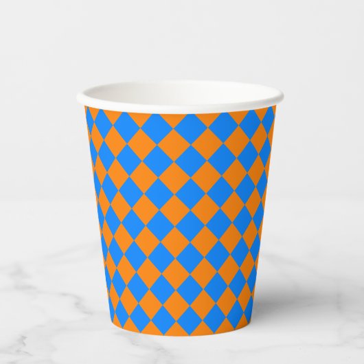 Orange Blue Checker Diamond Pattern Pappbecher (Vorderseite)