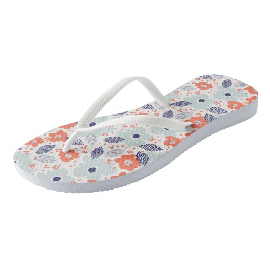 Orange & Blue Modern Blume Pattern Badesandalen (Schrägansicht)