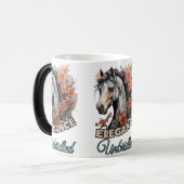 Orange Blume Adorned Horses: Frauenkünstlerie Verwandlungstasse (Vorderseite Links)