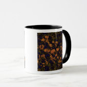 Orange Blume gegen Blatttarnungsmuster Tasse (VorderseiteRechts)