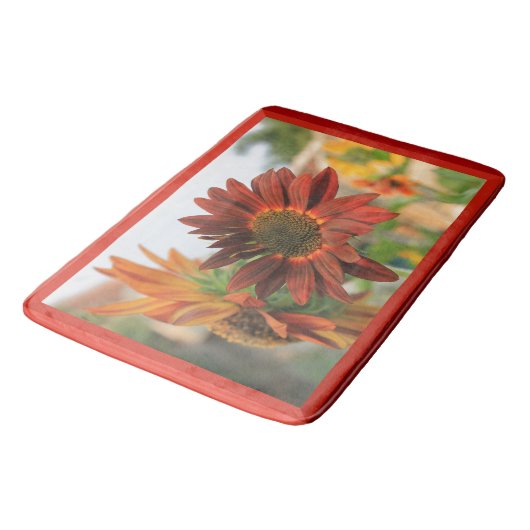 Orange Blume Große Badematte (Schrägansicht)