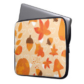 Orange Blume: Handdoodle-Muster. Laptopschutzhülle (Vorderseite Links)