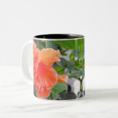 Orange Blume Zweifarbige Tasse (Vorderseite Links)