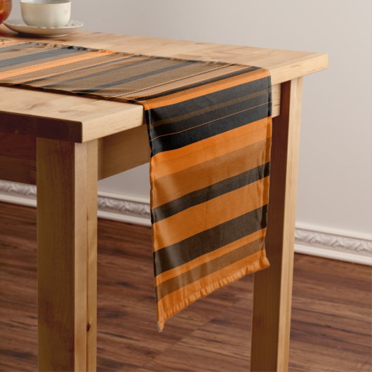 Orange Brown Black Stripes Großer Tischläufer (Beispiel)