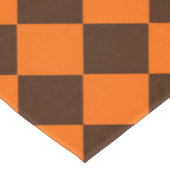 Orange Brown Diamond Schachbrett Pattern Tischdecke (Schrägansicht)