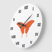 Orange Butterfly Art Große Wanduhr (Winkel)