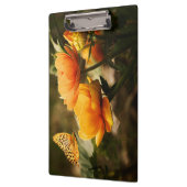 Orange Butterfly und Blume Klemmbrett (Links)