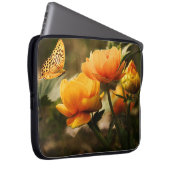 Orange Butterfly und Blume Laptopschutzhülle (Vorne Rechts)