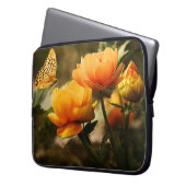 Orange Butterfly und Blume Laptopschutzhülle (Vorderseite Links)