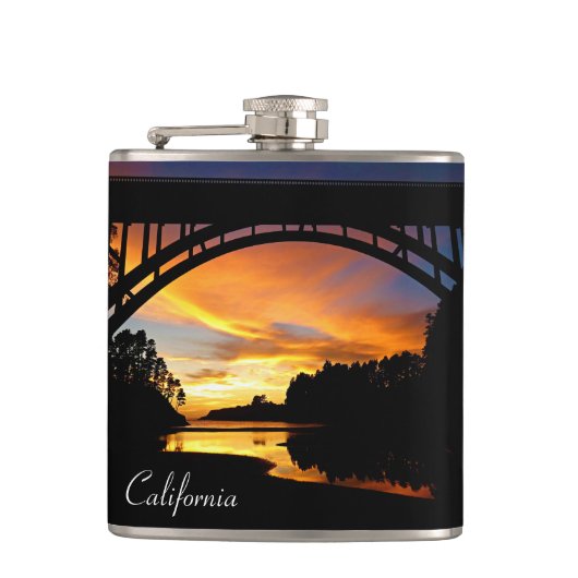Orange California Coastal Sunset unterhalb der Brü Flachmann (Vorderseite)
