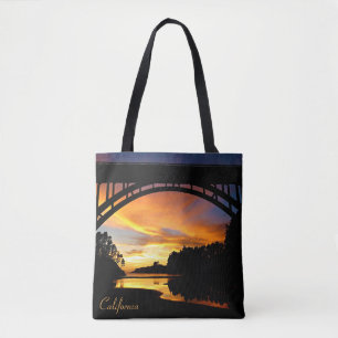 Orange California Coastal Sunset unterhalb der Brü Tasche